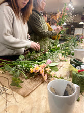 Indlæs billede til gallerivisning Buket og kranse kursus 9/3 2026 kl. 18:00-20:00