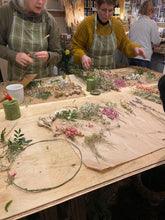 Indlæs billede til gallerivisning Buket og Kranse Workshop - mandag d. 11/8 kl. 18-20
