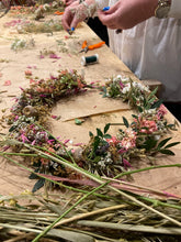 Indlæs billede til gallerivisning Buket og Kranse Workshop - mandag d. 11/8 kl. 18-20
