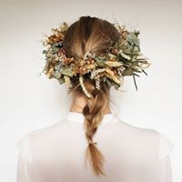 krans med tørrede blomster