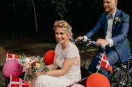 Hårbøjle med friske blomster